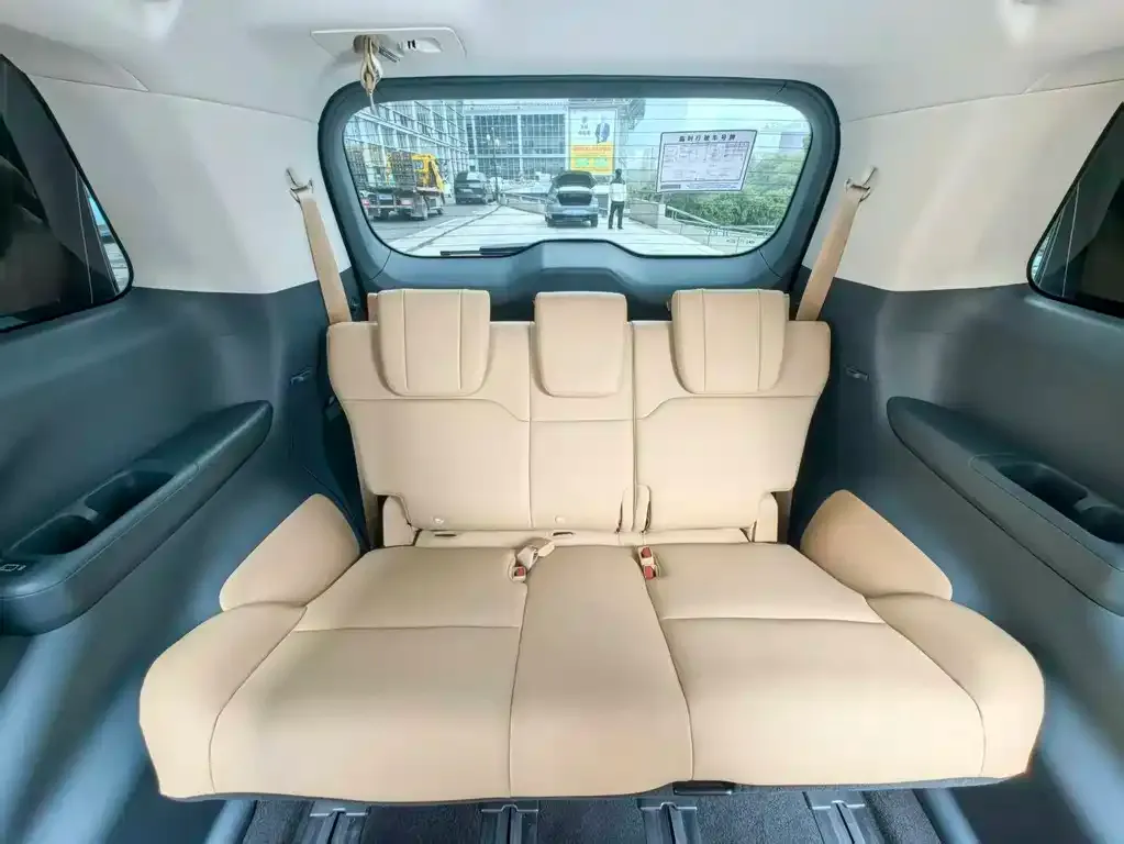 GAC Motor E8 Hybrid — фото 2