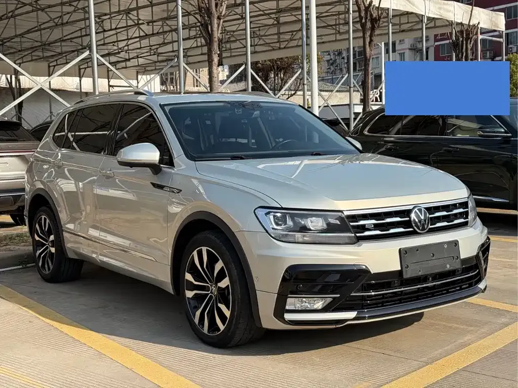 Volkswagen Tiguan L — фото 9