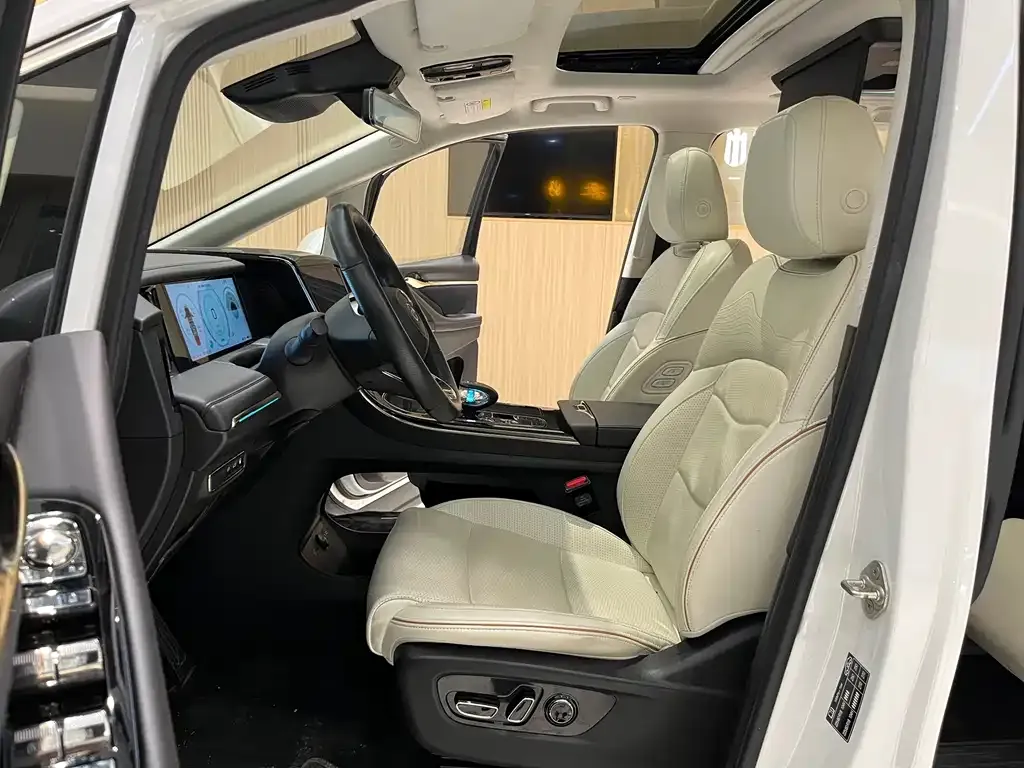 GAC Motor Trumpchi E9 — фото 8