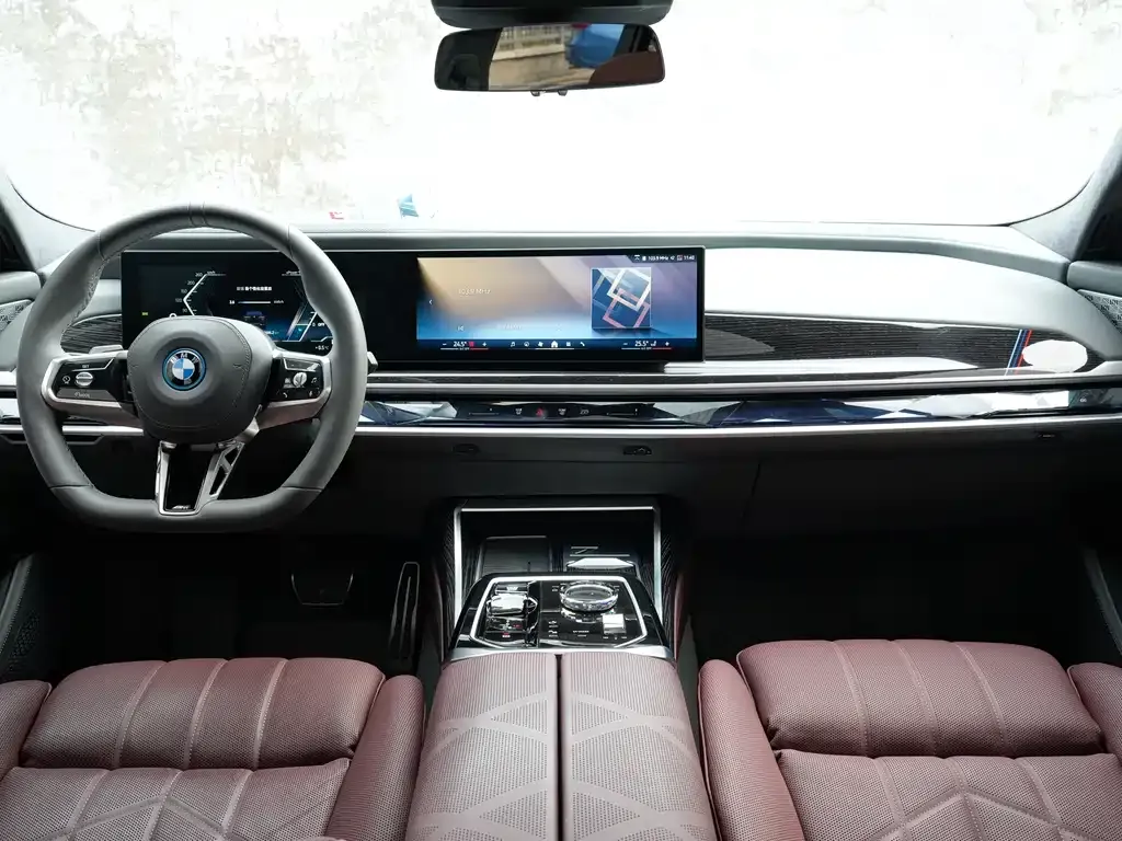 BMW i7 2025 из CN, фото 6