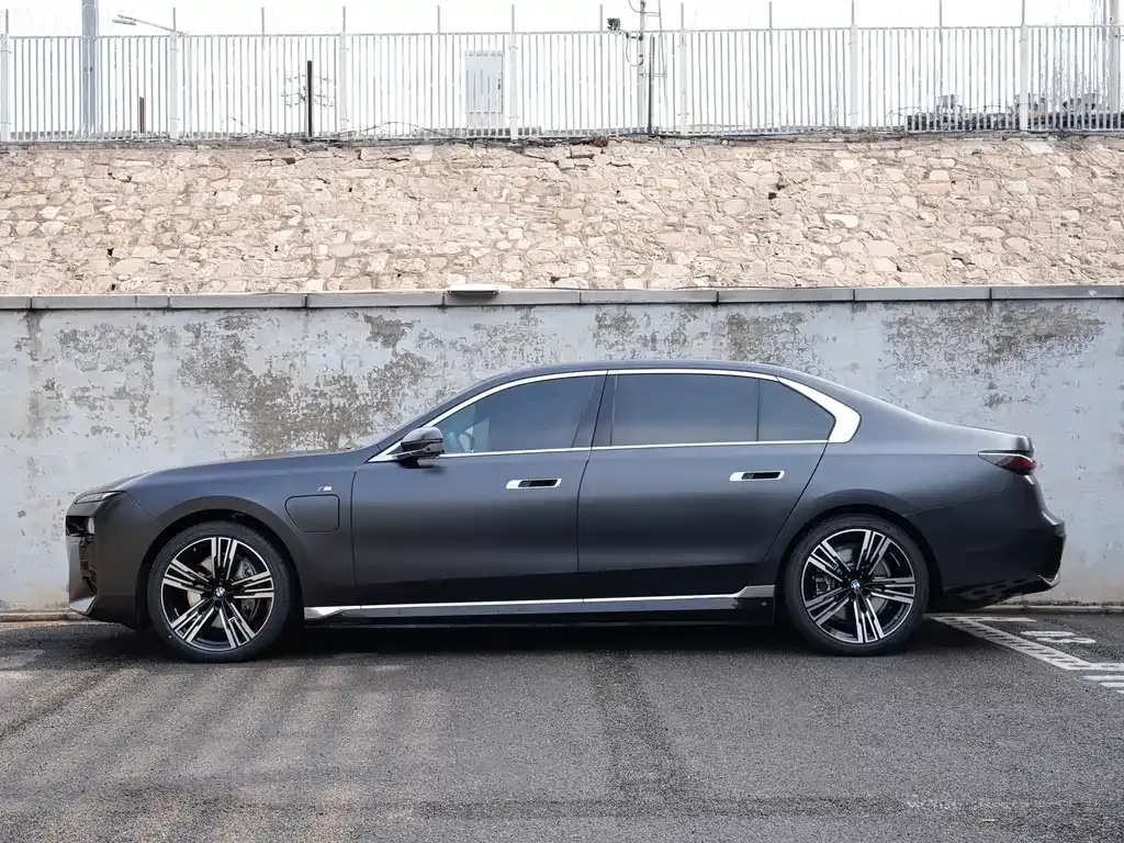 BMW i7 2025 из CN, фото 4