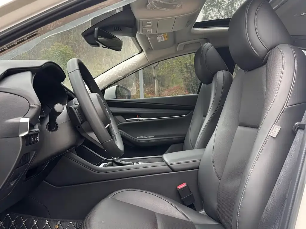 Mazda 3 Axela 2023 из CN, фото 10
