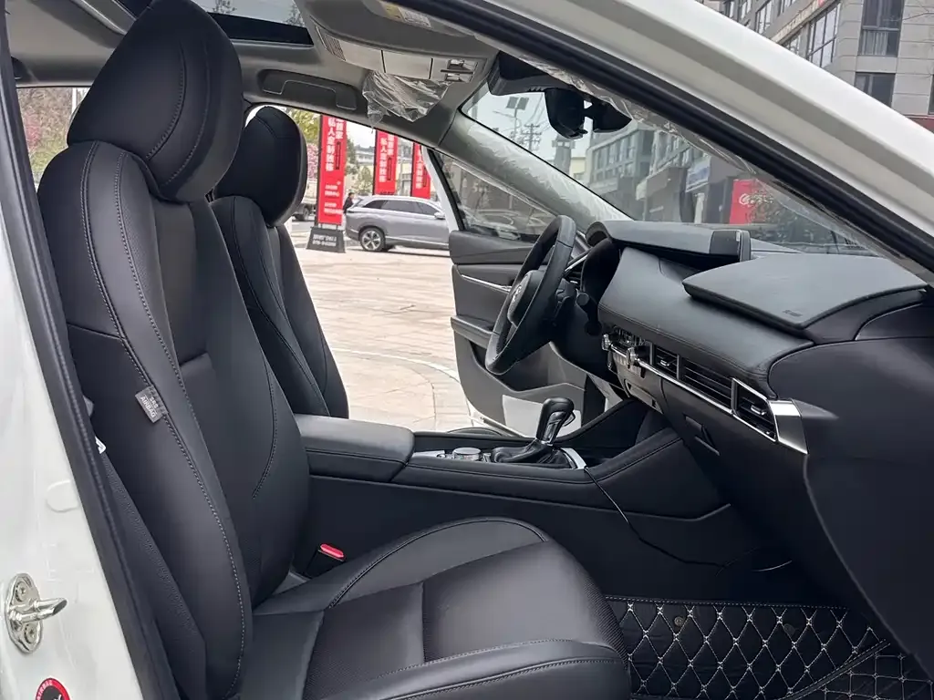 Mazda 3 Axela 2023 из CN, фото 6