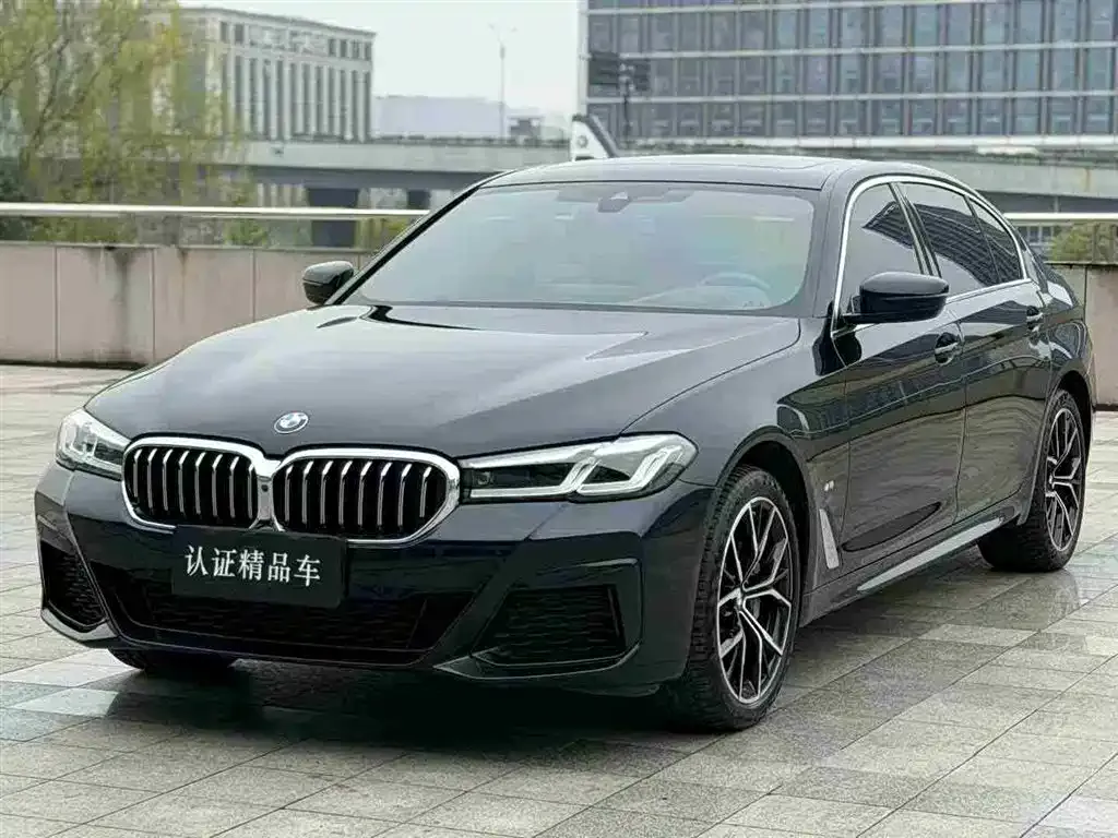 BMW 5 Series — фото 1