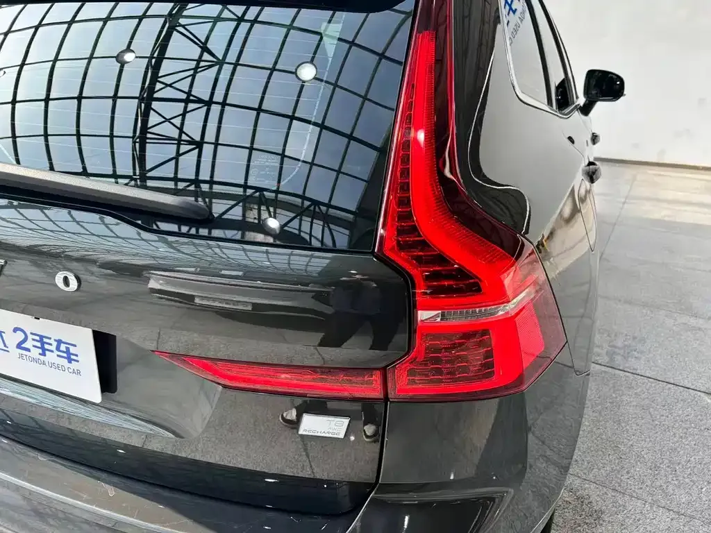 Volvo XC60 PHEV 2022 из CN, фото 2