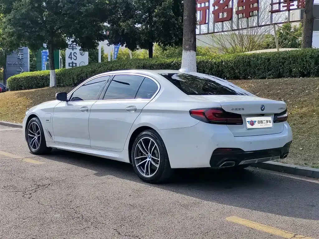 BMW 5 Series New Energy — фото 8