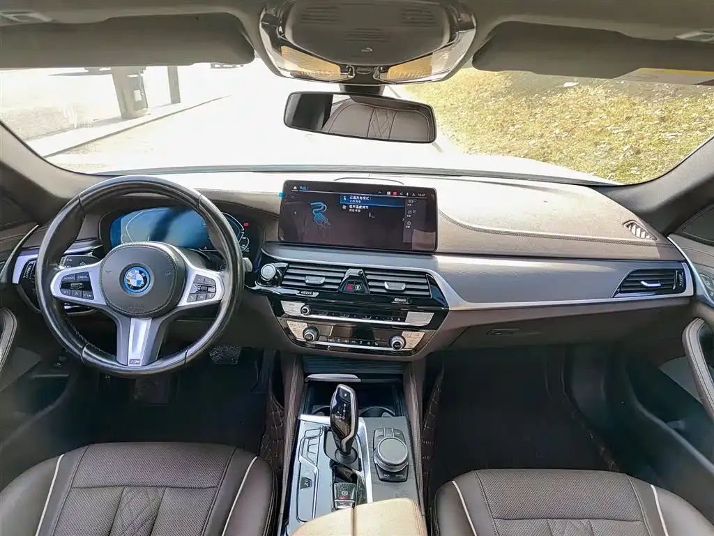 BMW 5 Series New Energy — фото 4