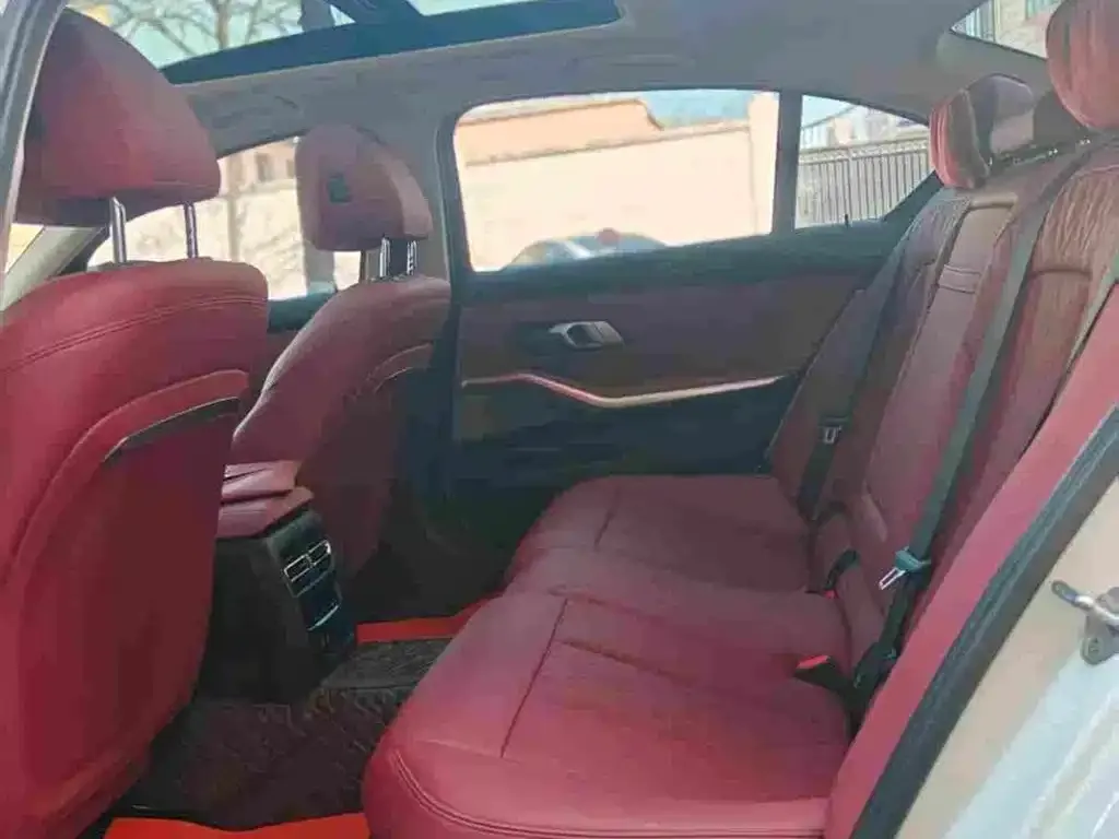 BMW 3 Series 2023 из CN, фото 2