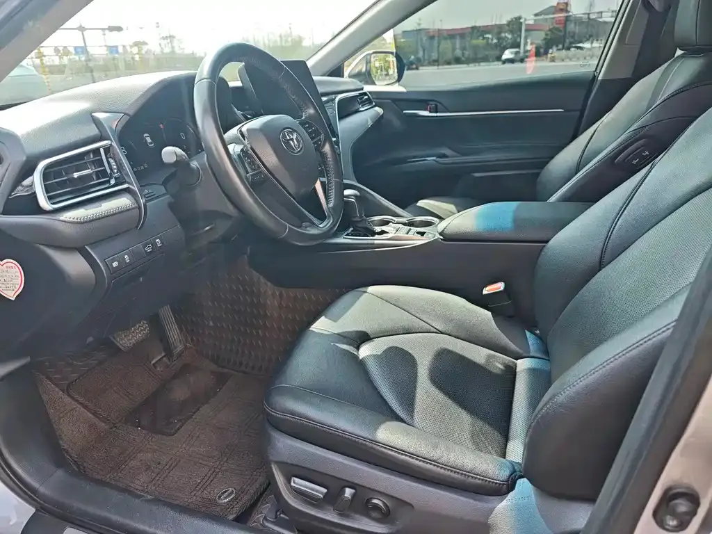 Toyota Camry 2021 из CN, фото 2