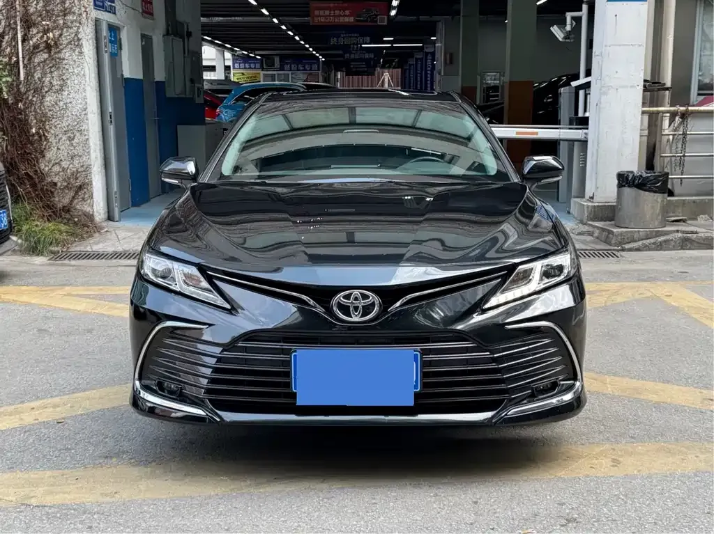 Toyota Camry 2023 из CN, фото 10