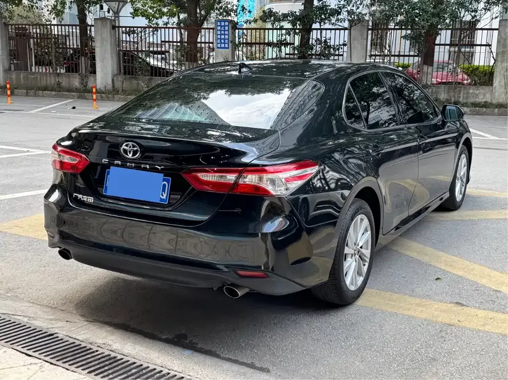 Toyota Camry 2023 из CN, фото 9