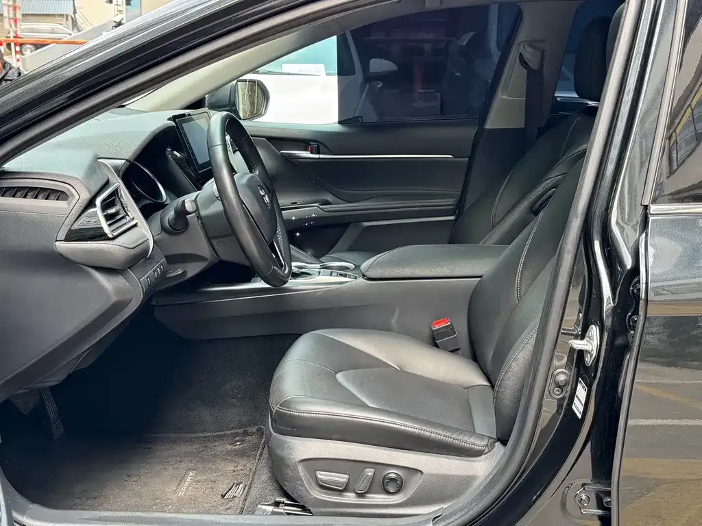 Toyota Camry 2023 из CN, фото 7