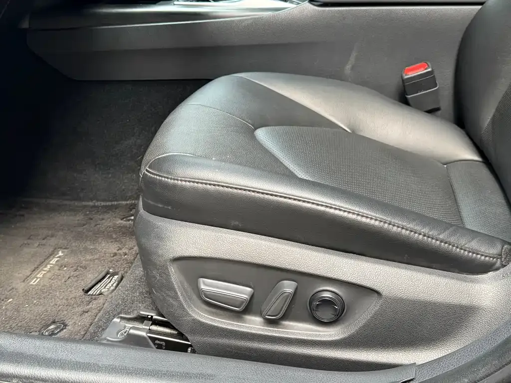 Toyota Camry 2023 из CN, фото 5