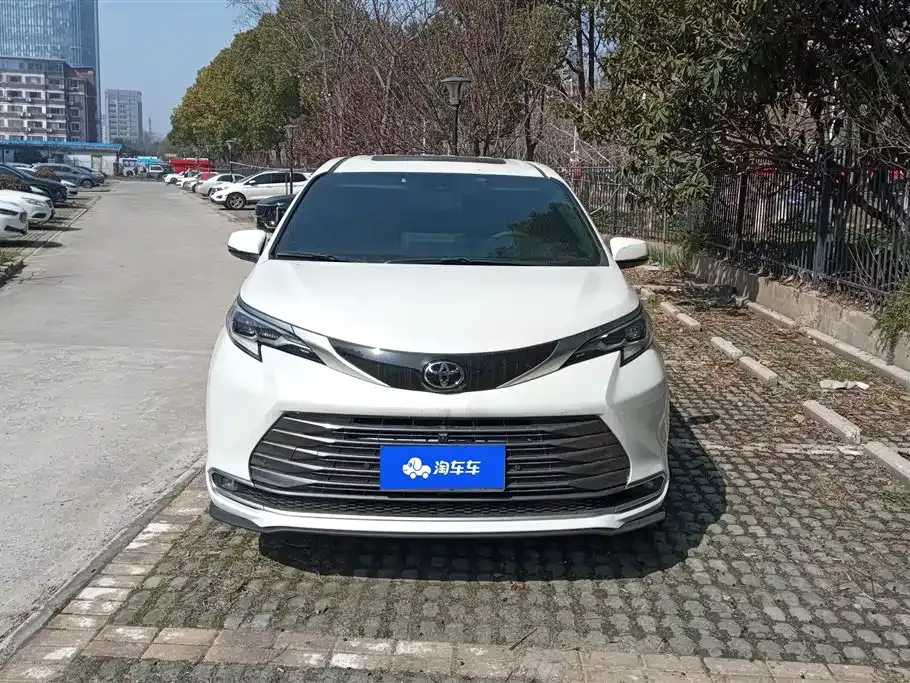 Toyota Sienna 2025 из CN, фото 6