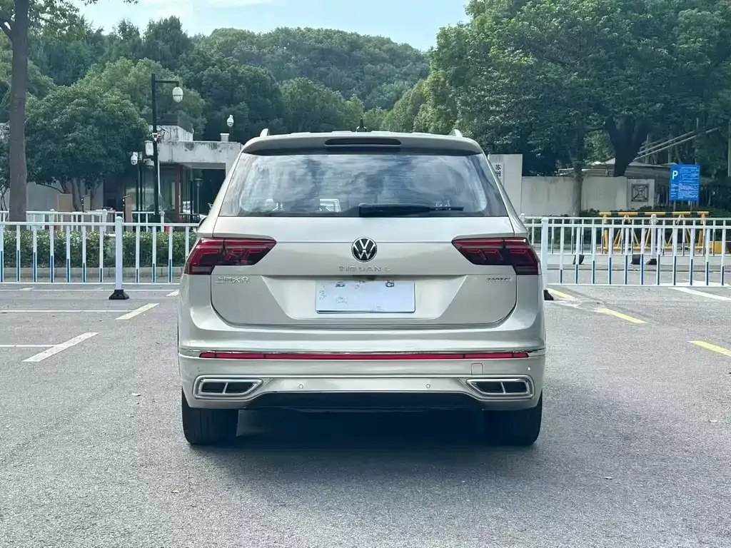 Volkswagen Tiguan L — фото 3