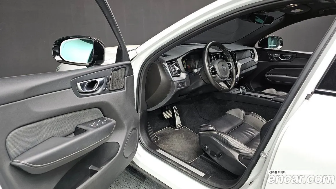 Volvo XC60 2021 из KR, фото 10