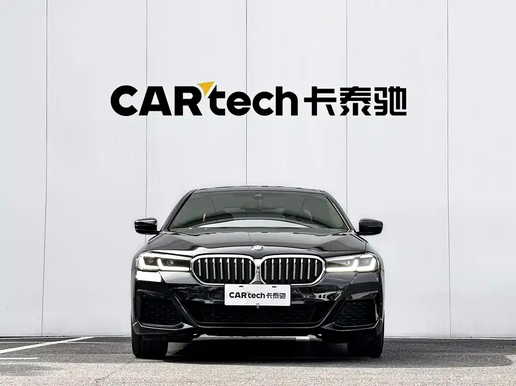 BMW 5 Series — фото 9