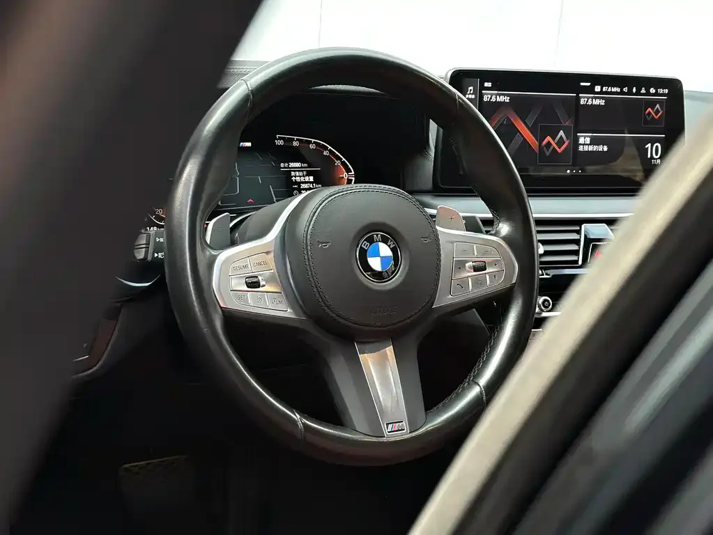 BMW 5 Series — фото 4