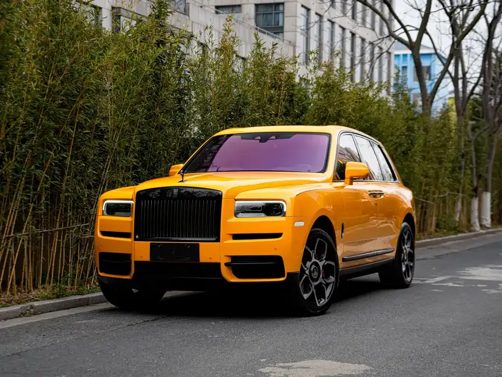 Rolls-Royce Cullinan — фото 1