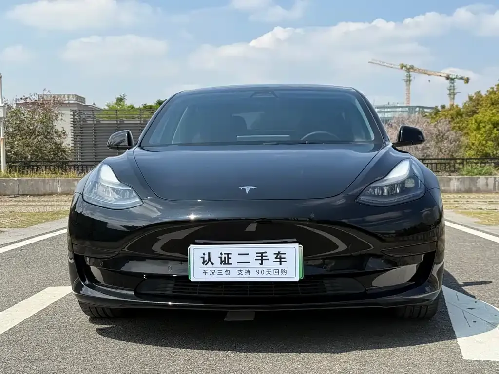 Tesla Model 3 — фото 3