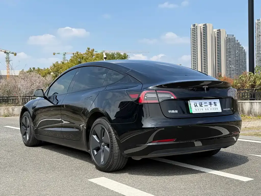Tesla Model 3 — фото 5