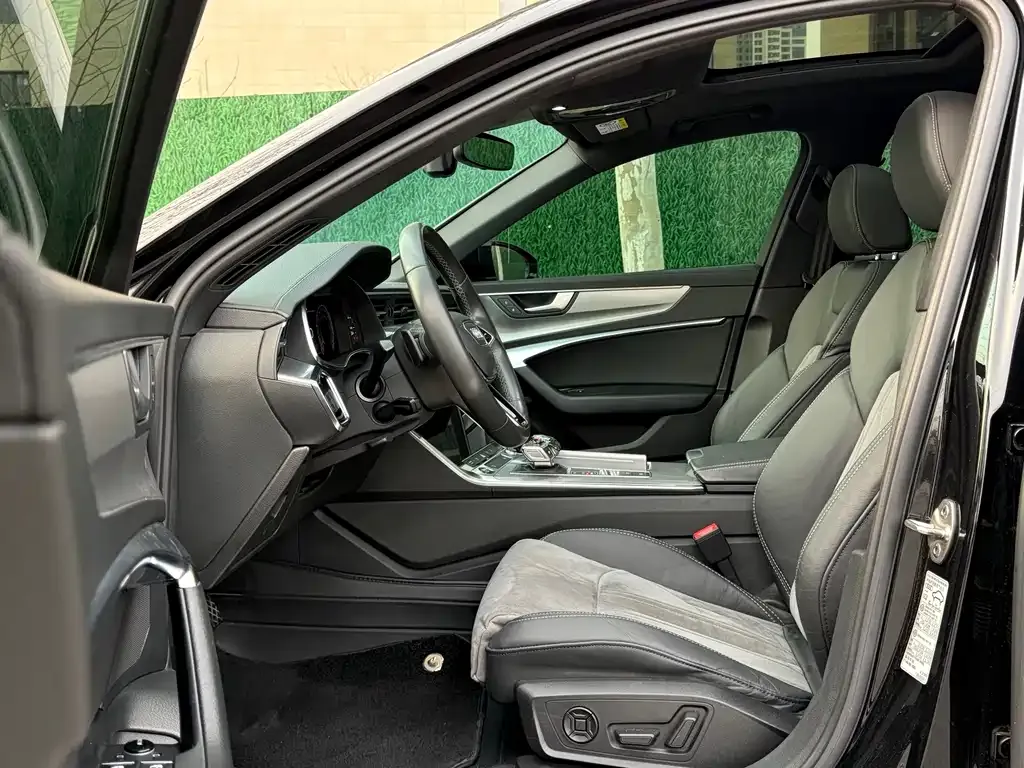 Audi A6L 2021 из CN, фото 2