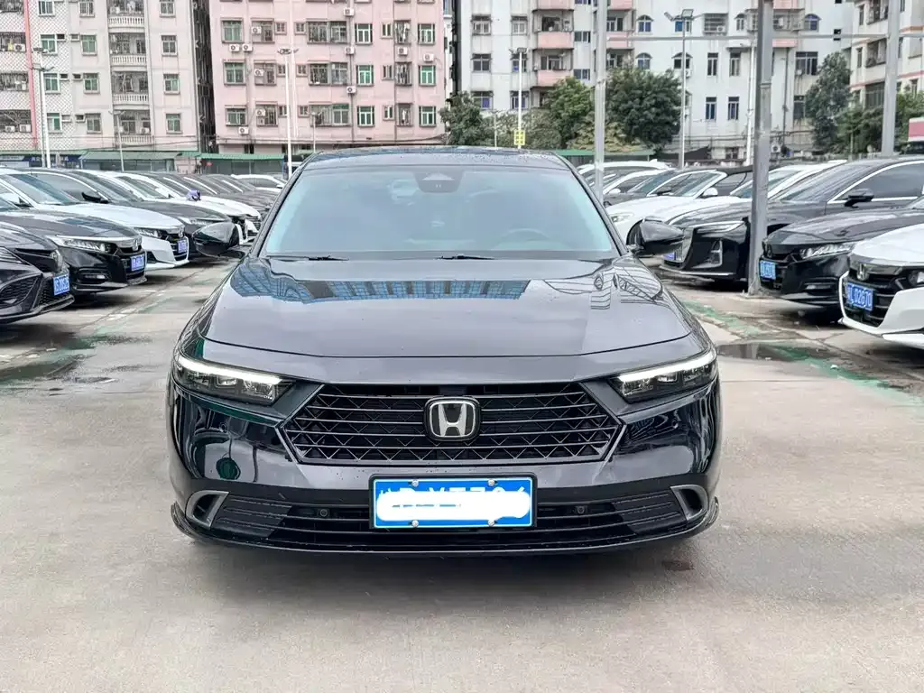 Honda Accord — фото 1