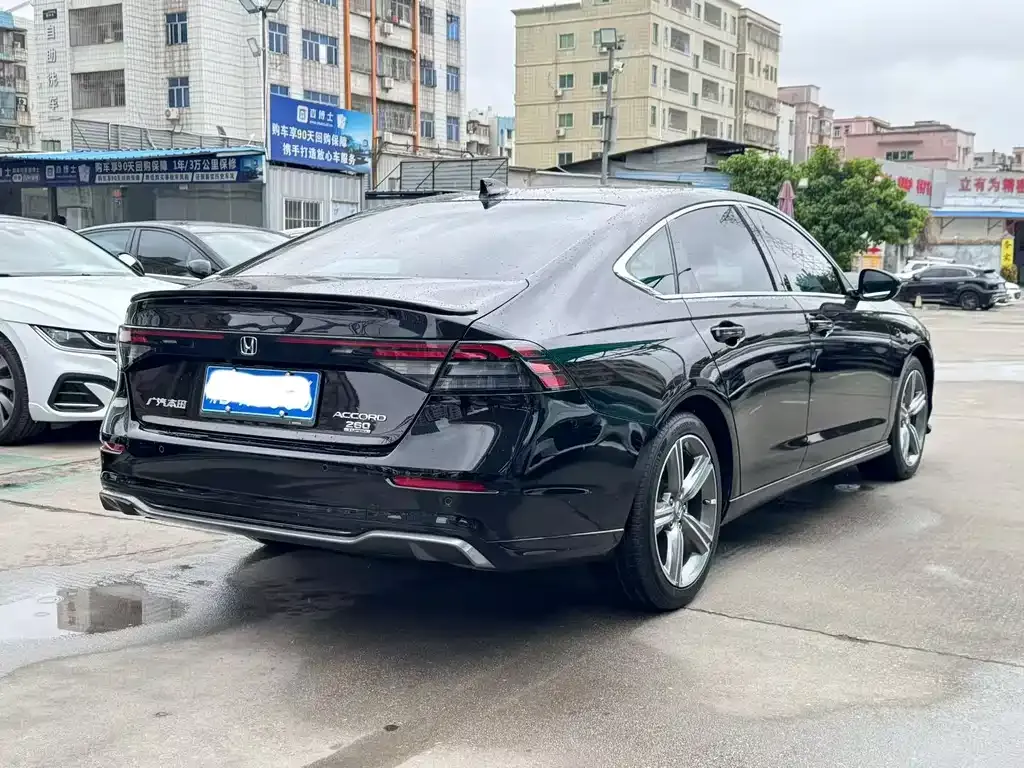 Honda Accord — фото 8