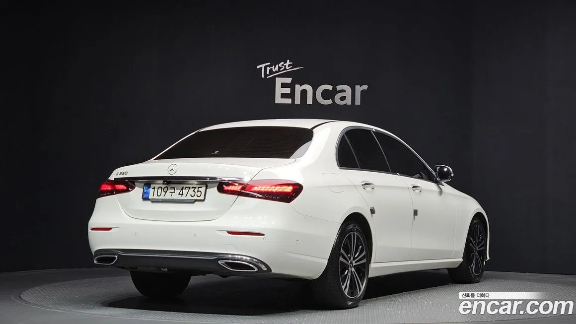 Mercedes-Benz E-Class — фото 5
