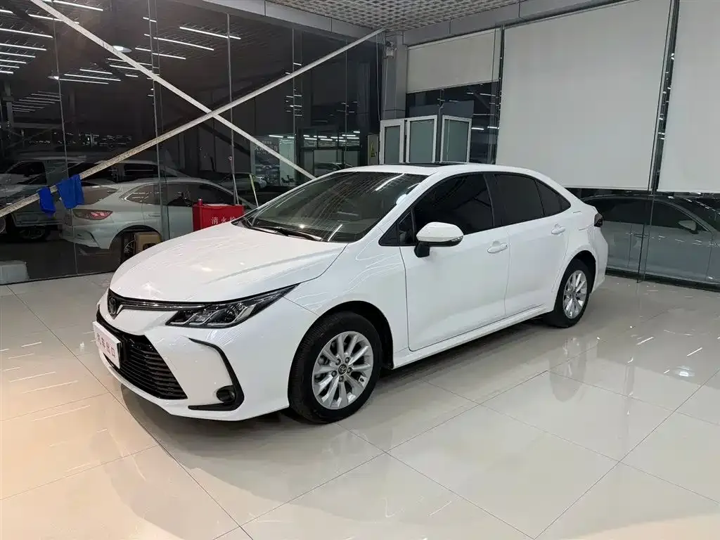 Toyota Corolla — фото 1