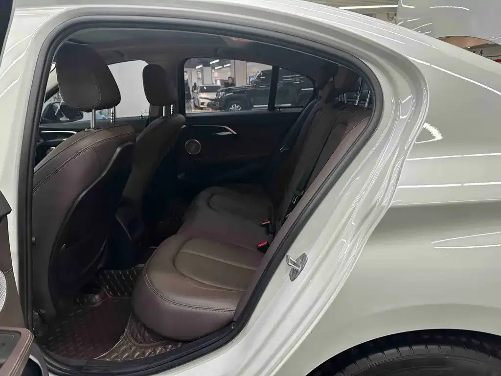 BMW 1 Series 2021 из CN, фото 7