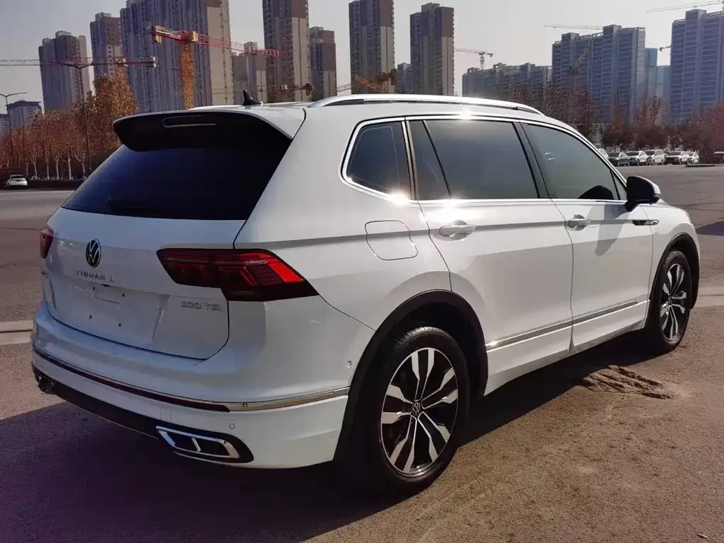 Volkswagen Tiguan L — фото 6