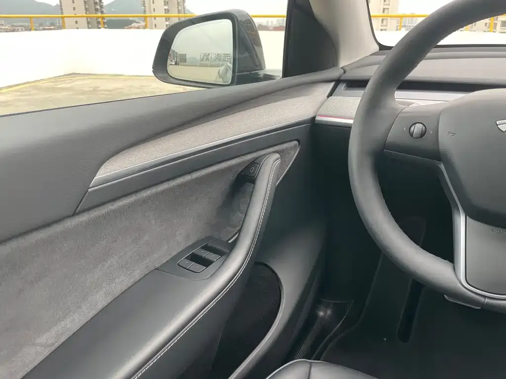 Tesla Model Y 2024 из CN, фото 5