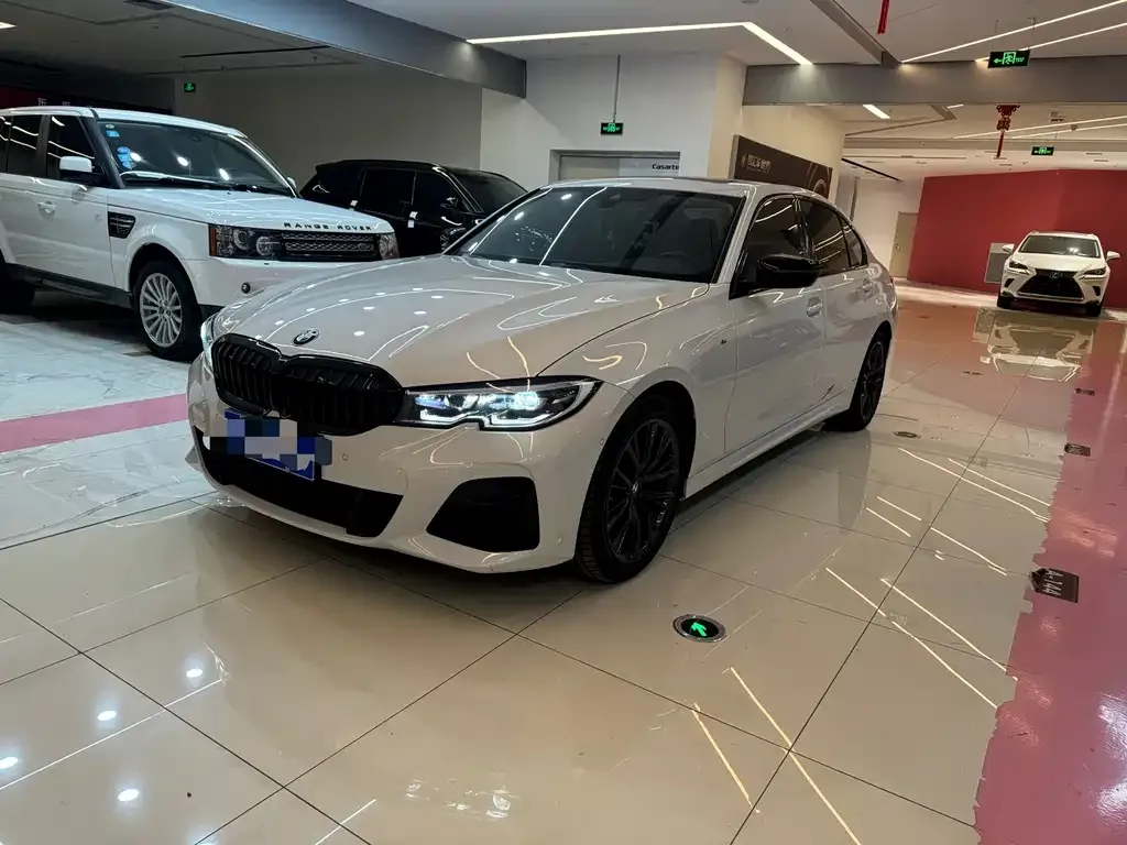BMW 3 Series 2022 из CN, фото 1