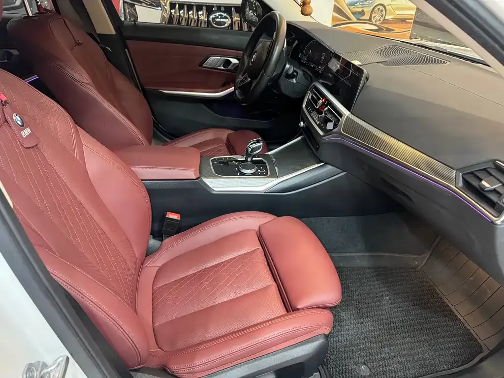 BMW 3 Series 2022 из CN, фото 2