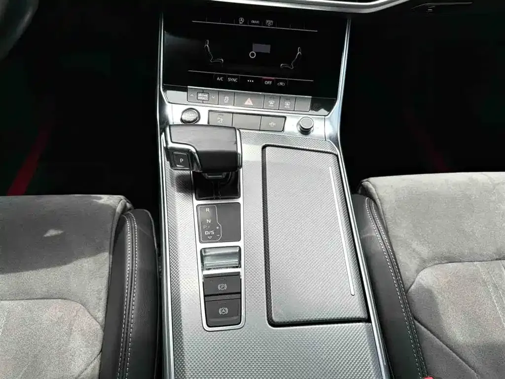 Audi A6L — фото 8