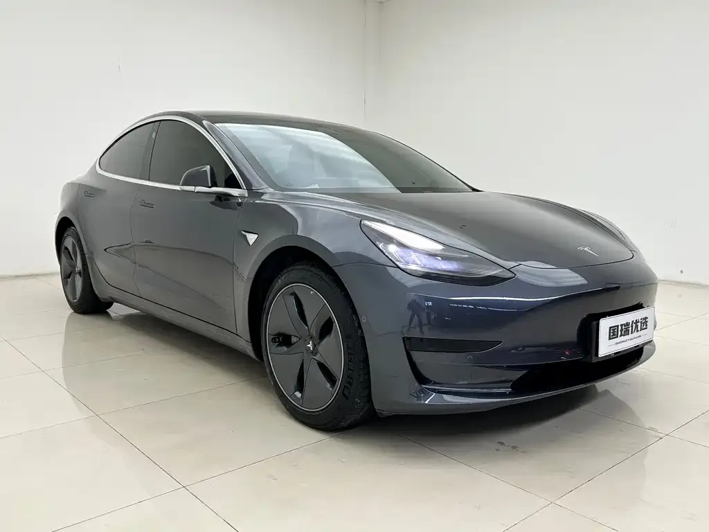 Tesla Model 3 — фото 3