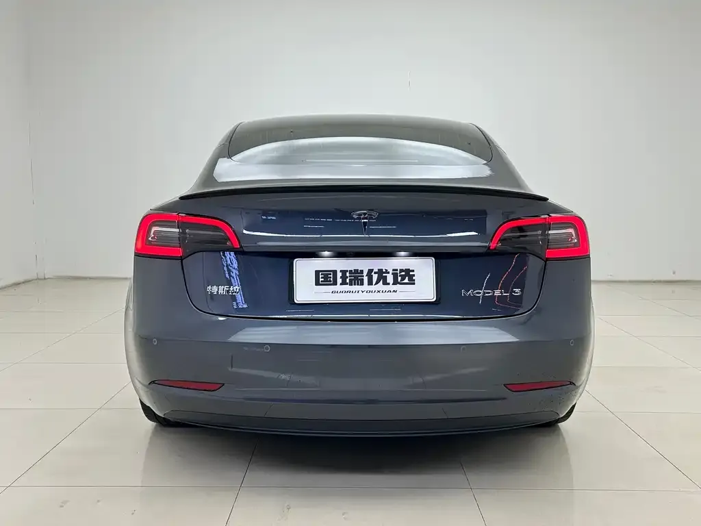 Tesla Model 3 — фото 4