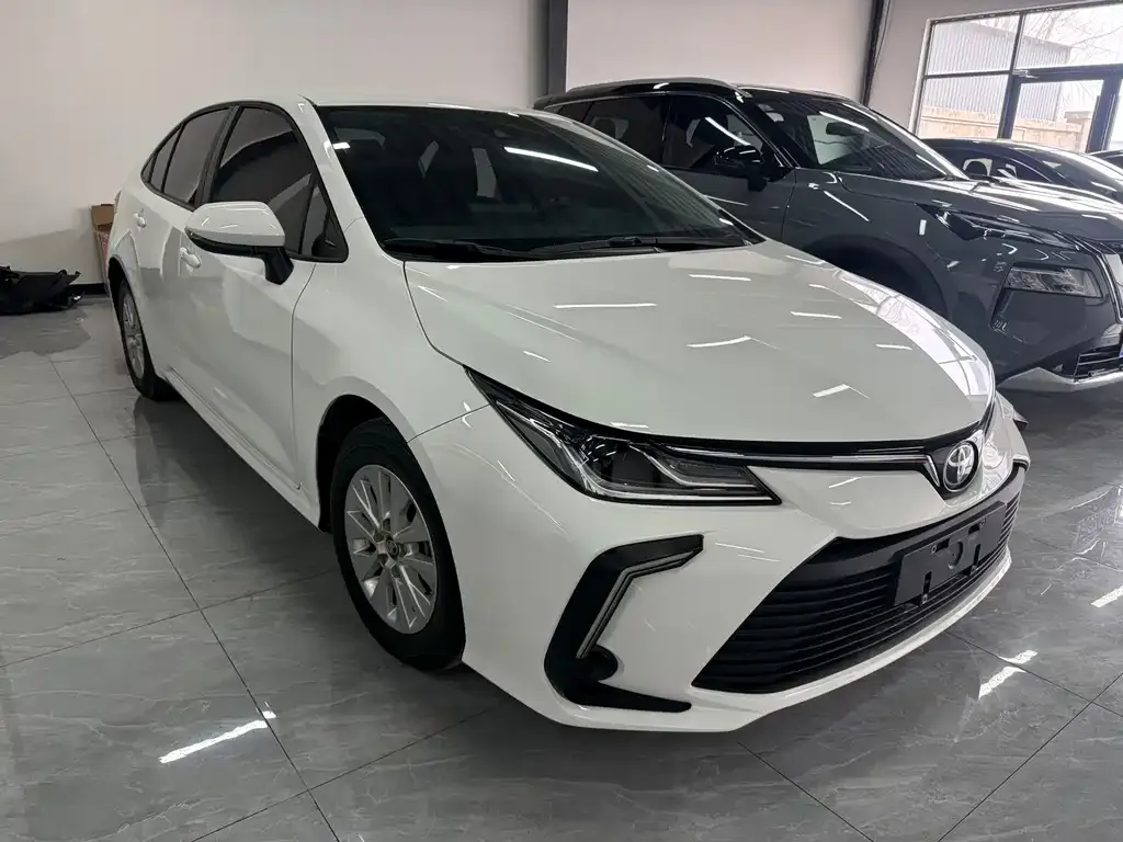 Toyota Corolla — фото 5