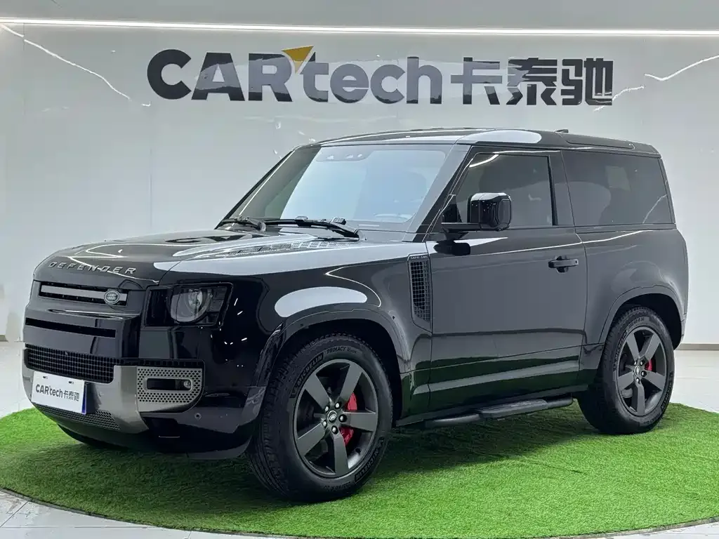 Land Rover Defender — фото 1