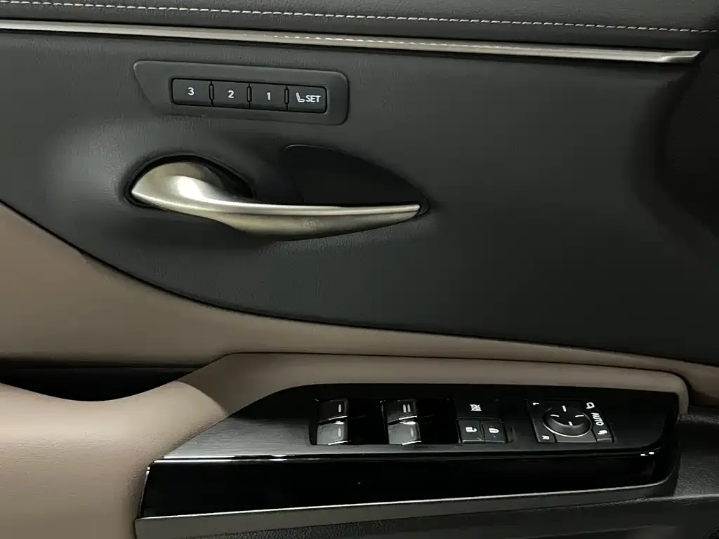 Lexus ES 2024 из CN, фото 2
