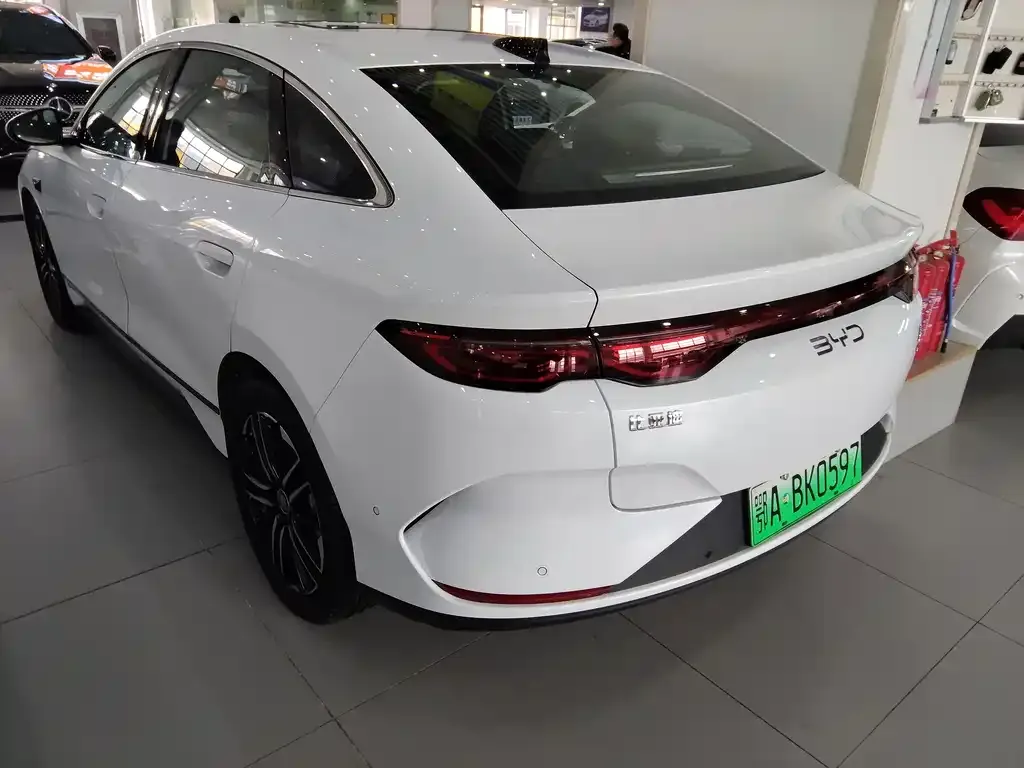 BYD Qin L — фото 4