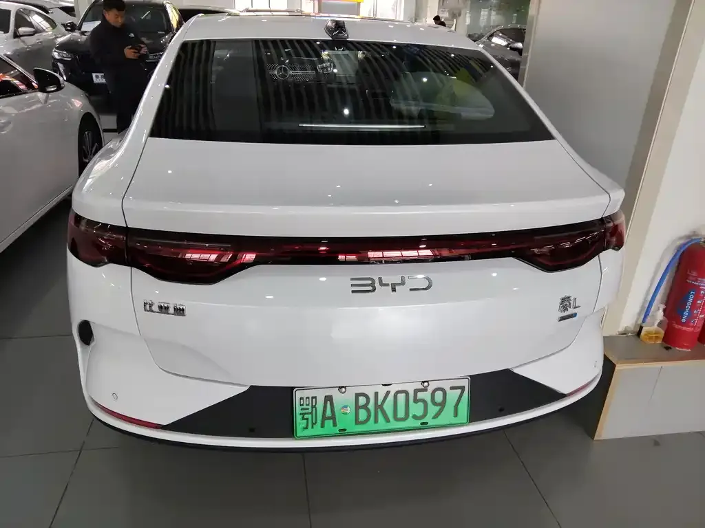 BYD Qin L — фото 8