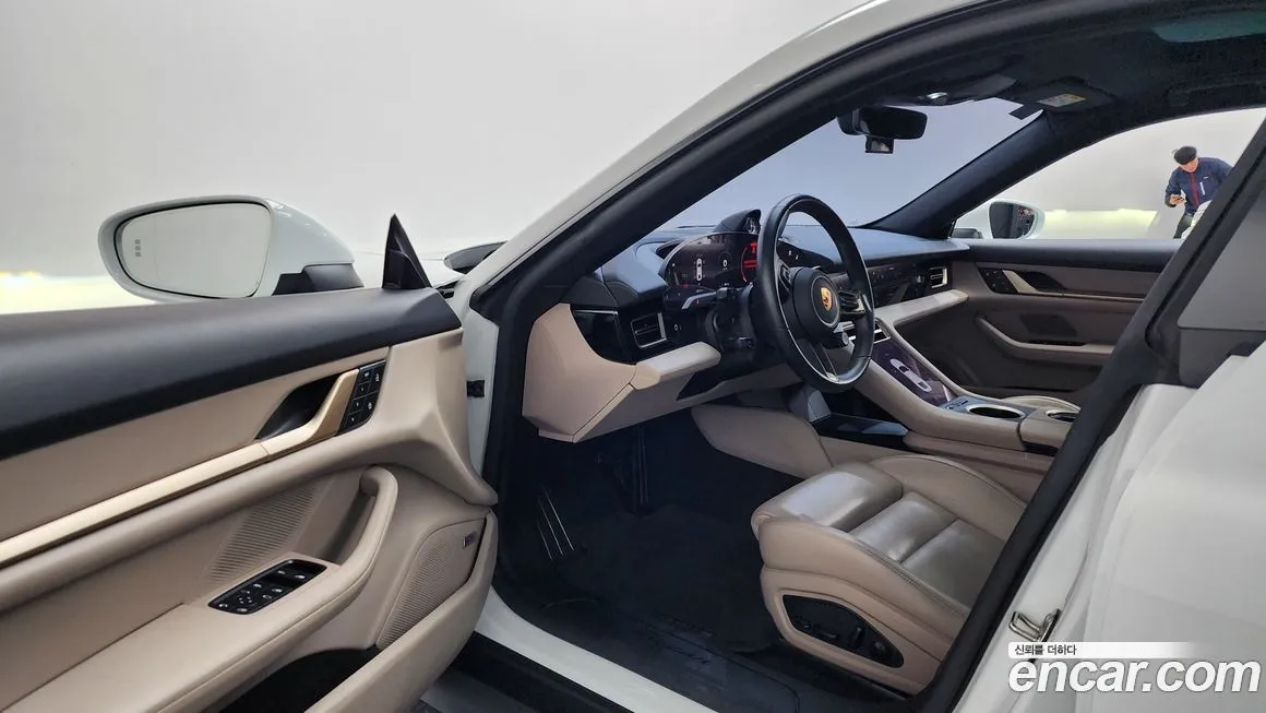 Porsche Taycan 2022 из KR, фото 10