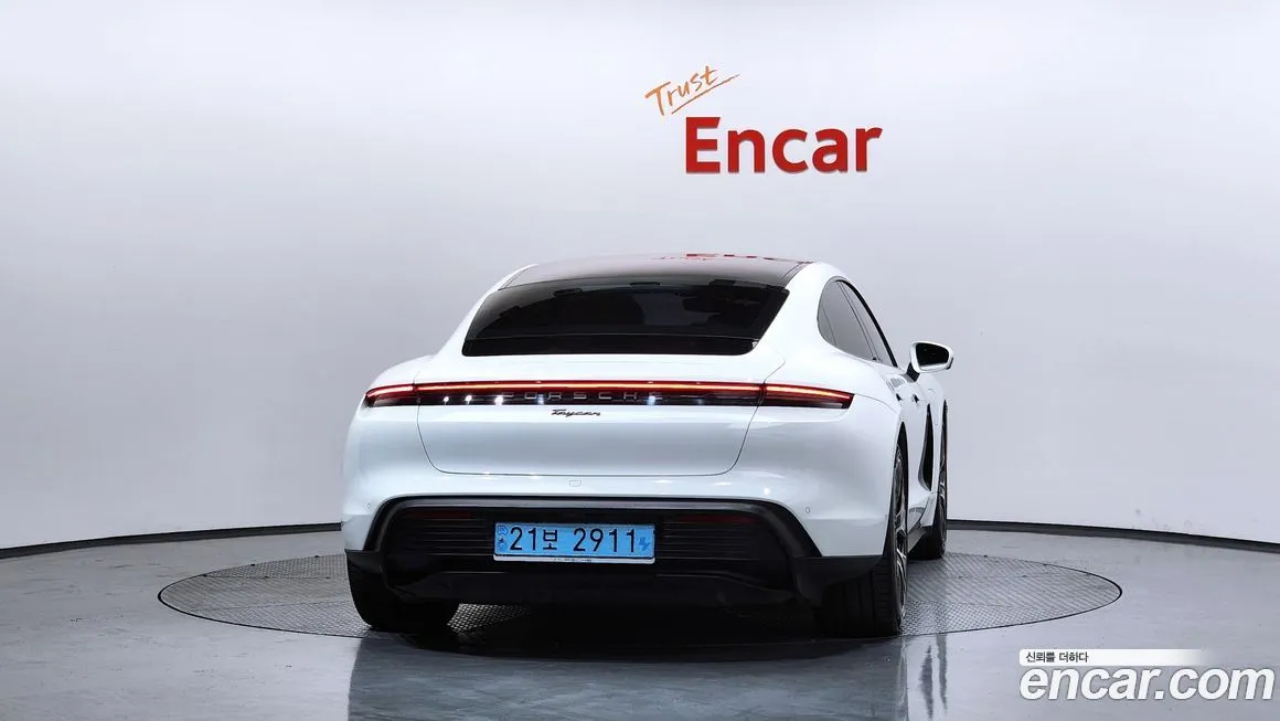 Porsche Taycan 2022 из KR, фото 2