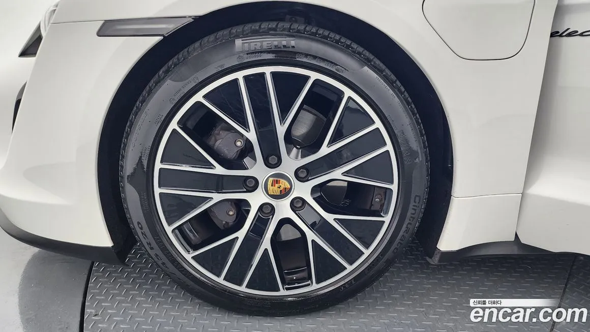 Porsche Taycan 2022 из KR, фото 6