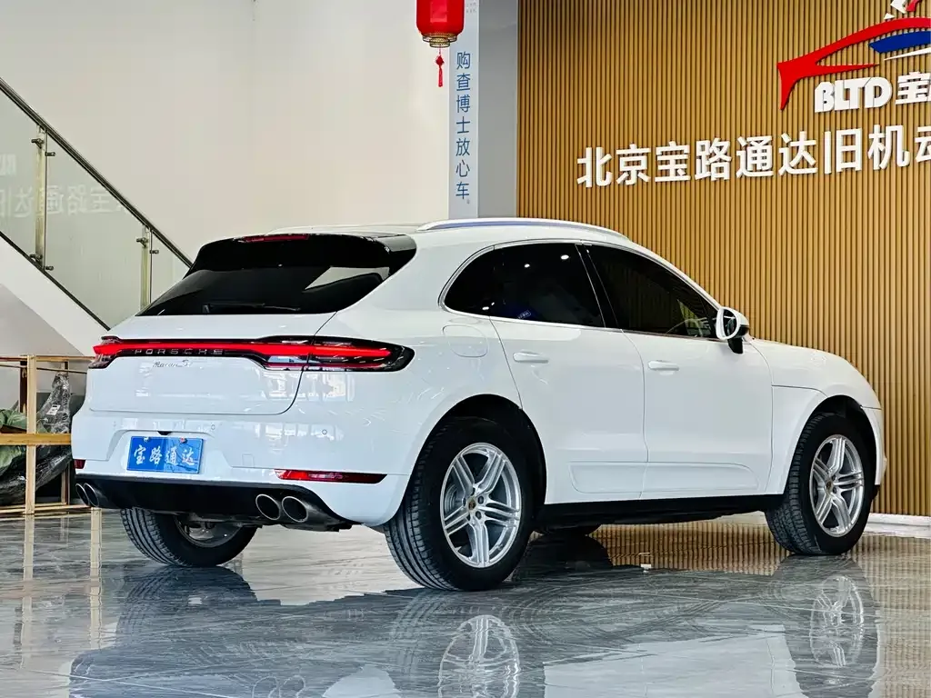 Porsche Macan — фото 10