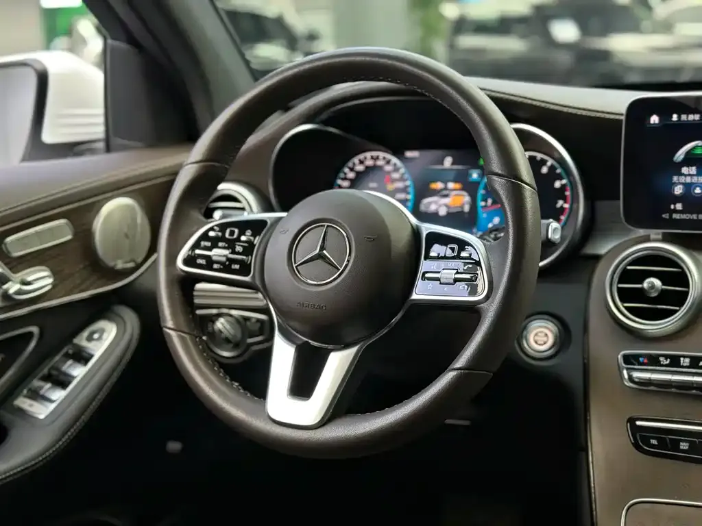 Mercedes-Benz GLC — фото 9