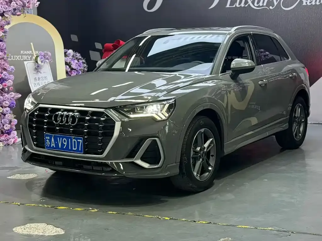 Audi Q3 — фото 1