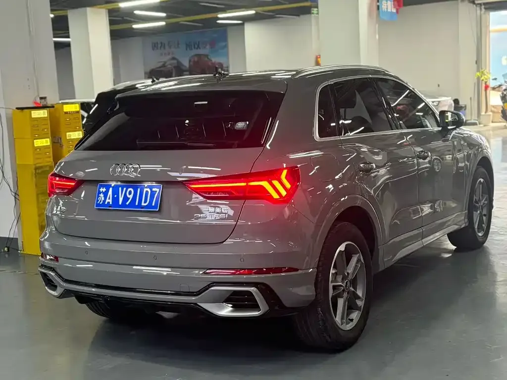 Audi Q3 — фото 9